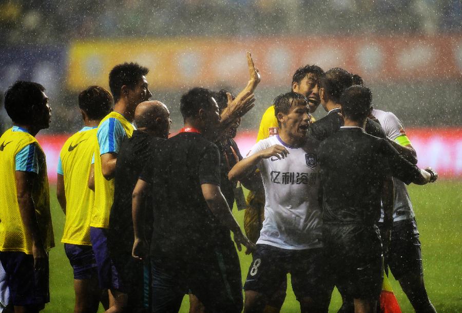  弗莱堡定位球防守严密力保城门不失战平狼堡